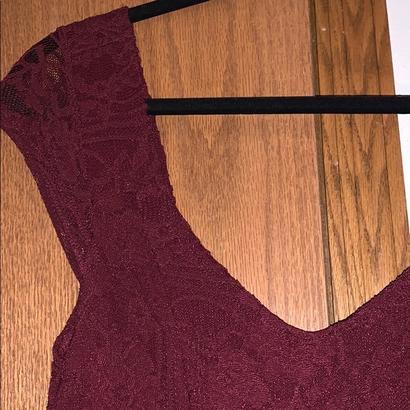 Hollister burgundy lace dress - Picture 4 of 5